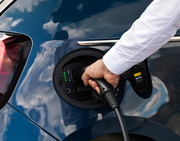 Scopri i nostri servizi dedicati ai veicoli elettrici - Stellantis &You